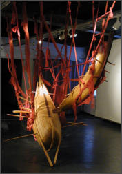 NACHEN  in Netze gehngt 2004, Installation WONIN IST VORWRTS ?