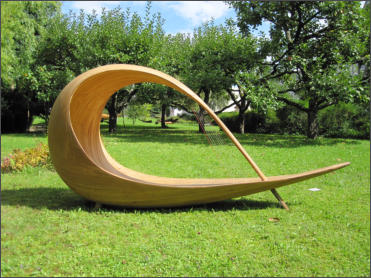 GR. LIEGE 2001, Eichenholzlleisten, Saiten, ca.250 cm bespielbare Skulptur